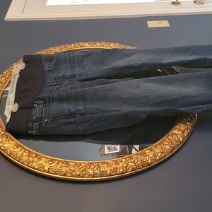 Gap maternity jeans in excellent condition
